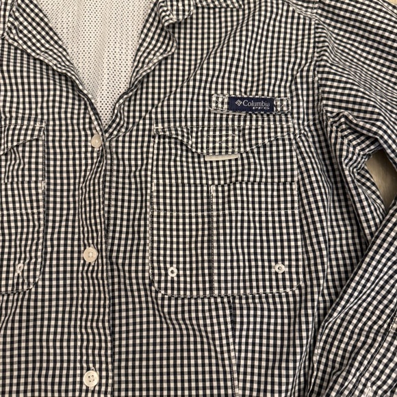 Columbia Outdoor Black and White Casual Button Down Shirt with Classic Collar - Picture 4 of 12